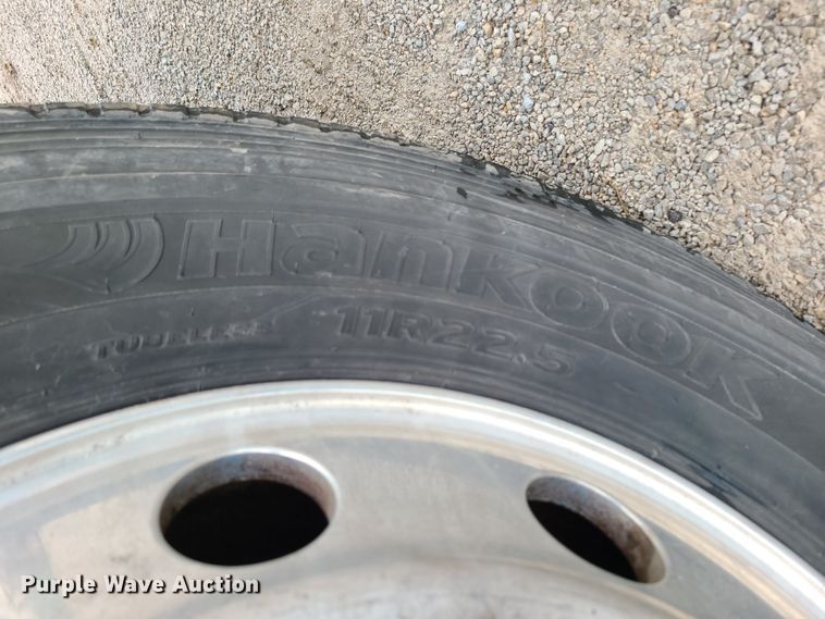 image for item L1374 2012 Caterpillar CT660L  semi truck