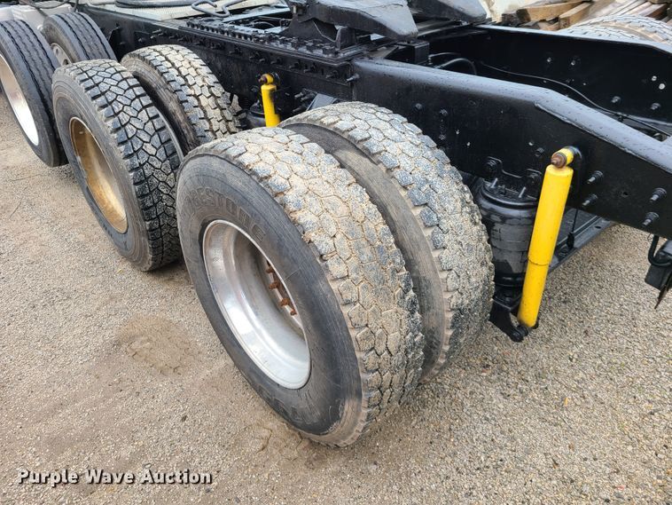 image for item L1374 2012 Caterpillar CT660L  semi truck