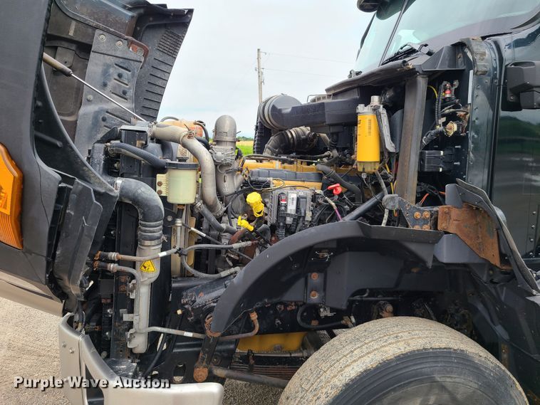 image for item L1374 2012 Caterpillar CT660L  semi truck