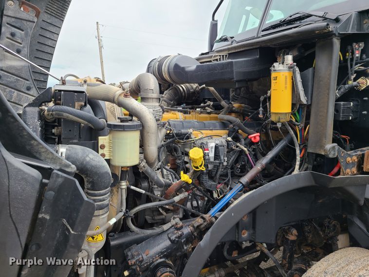 image for item L1374 2012 Caterpillar CT660L  semi truck