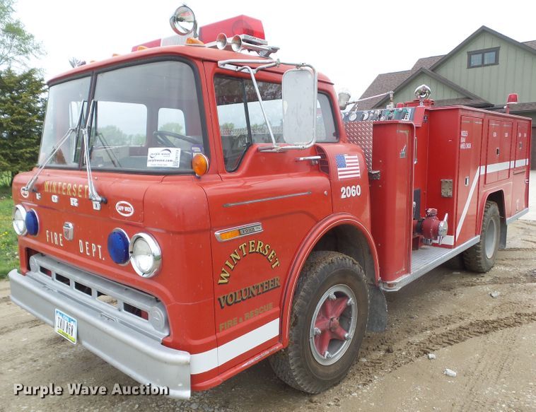 image for item DA7113 1972 Ford C707  pumper fire truck