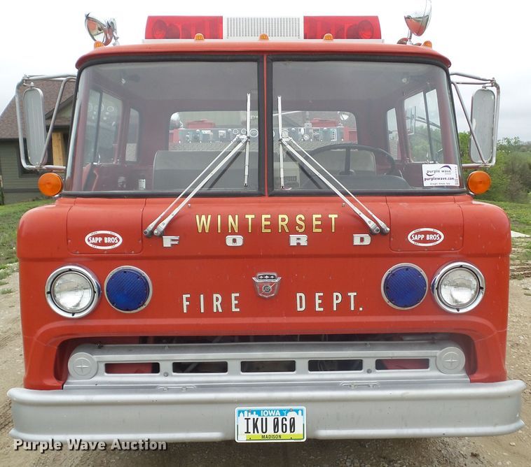image for item DA7113 1972 Ford C707  pumper fire truck