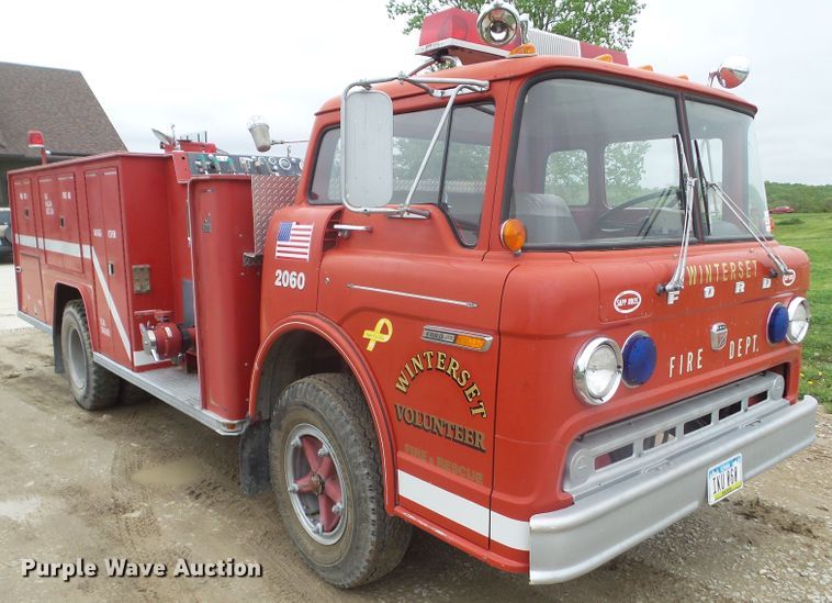 image for item DA7113 1972 Ford C707  pumper fire truck