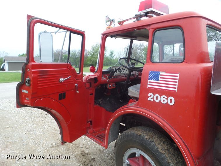 image for item DA7113 1972 Ford C707  pumper fire truck