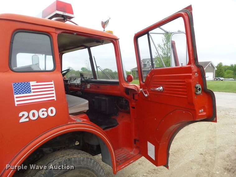 image for item DA7113 1972 Ford C707  pumper fire truck