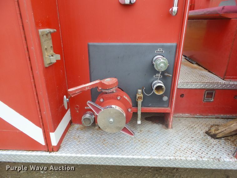 image for item DA7113 1972 Ford C707  pumper fire truck