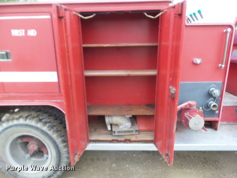 image for item DA7113 1972 Ford C707  pumper fire truck