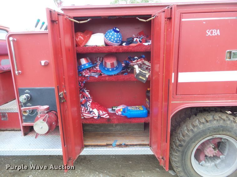 image for item DA7113 1972 Ford C707  pumper fire truck