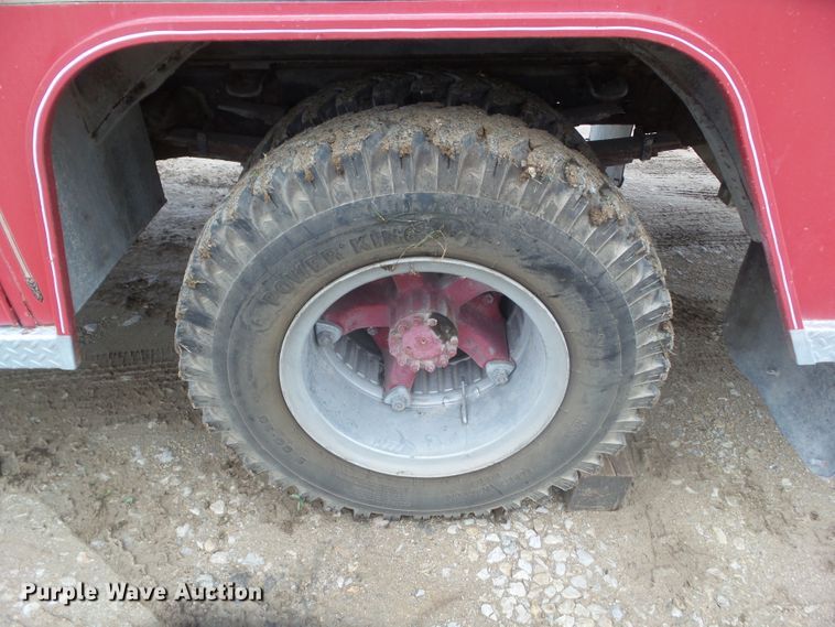 image for item DA7113 1972 Ford C707  pumper fire truck