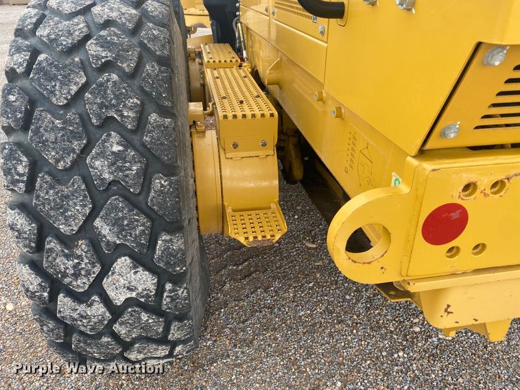 image for item DK7994 2010 Caterpillar 140M  motor grader