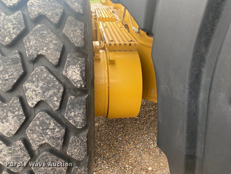 image for item DK7994 2010 Caterpillar 140M  motor grader