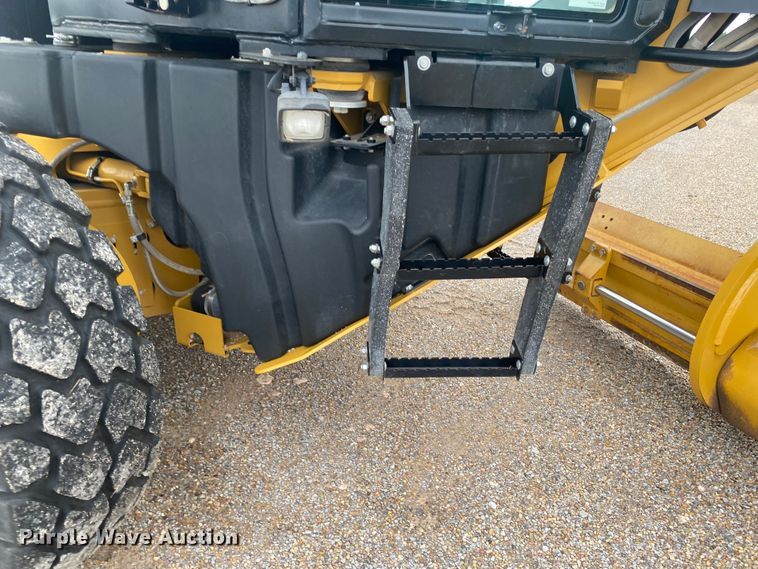 image for item DK7994 2010 Caterpillar 140M  motor grader