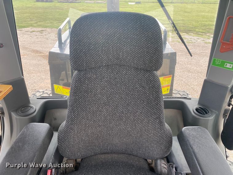 image for item DK7994 2010 Caterpillar 140M  motor grader