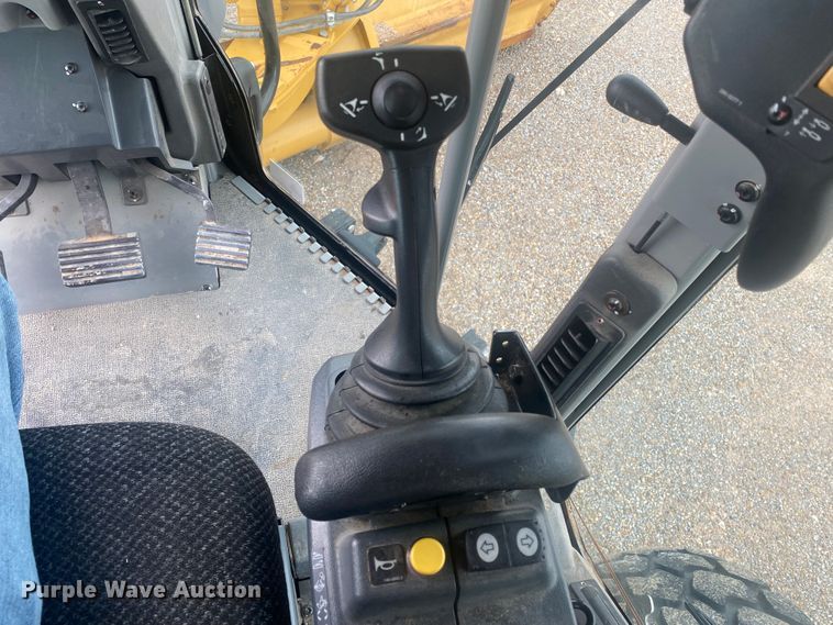 image for item DK7994 2010 Caterpillar 140M  motor grader