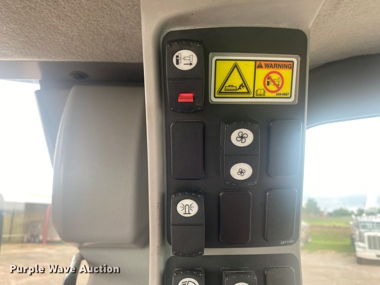 image for item DK7994 2010 Caterpillar 140M  motor grader