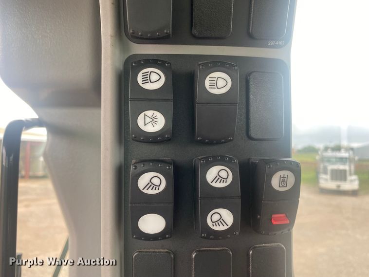 image for item DK7994 2010 Caterpillar 140M  motor grader