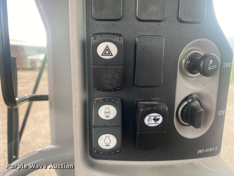 image for item DK7994 2010 Caterpillar 140M  motor grader