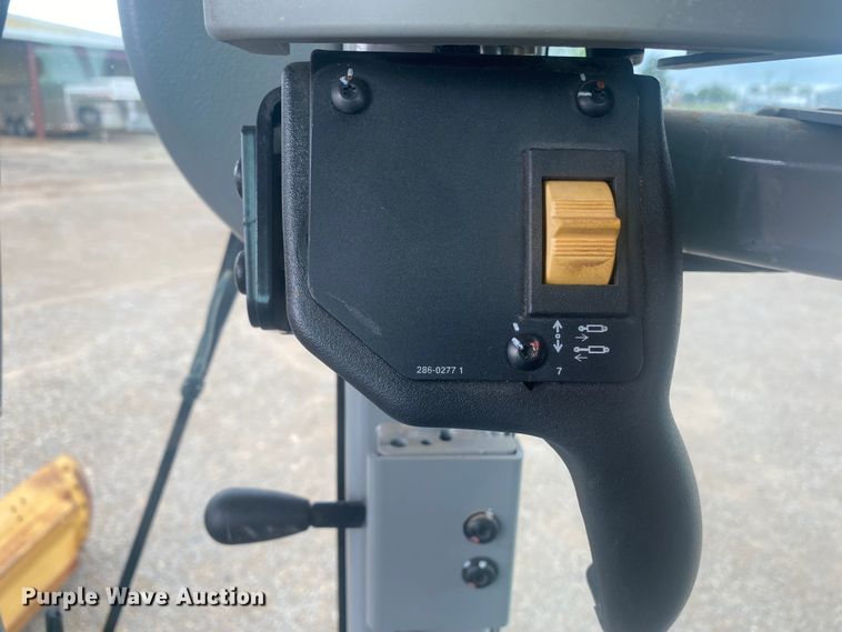 image for item DK7994 2010 Caterpillar 140M  motor grader