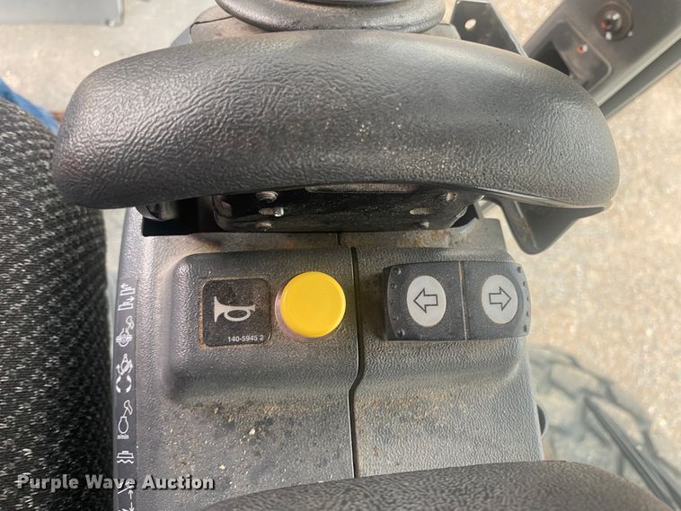 image for item DK7994 2010 Caterpillar 140M  motor grader