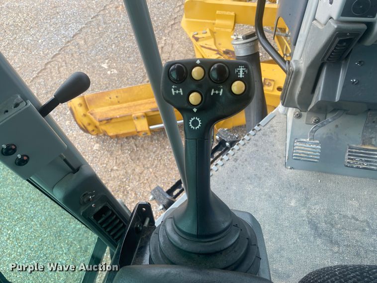 image for item DK7994 2010 Caterpillar 140M  motor grader