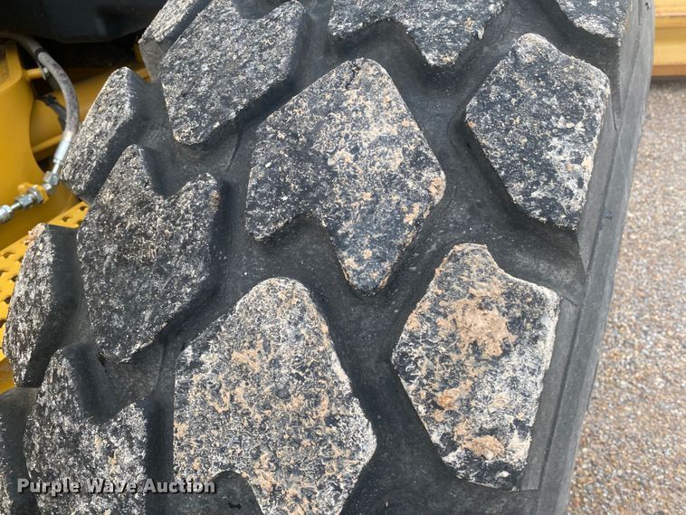 image for item DK7994 2010 Caterpillar 140M  motor grader