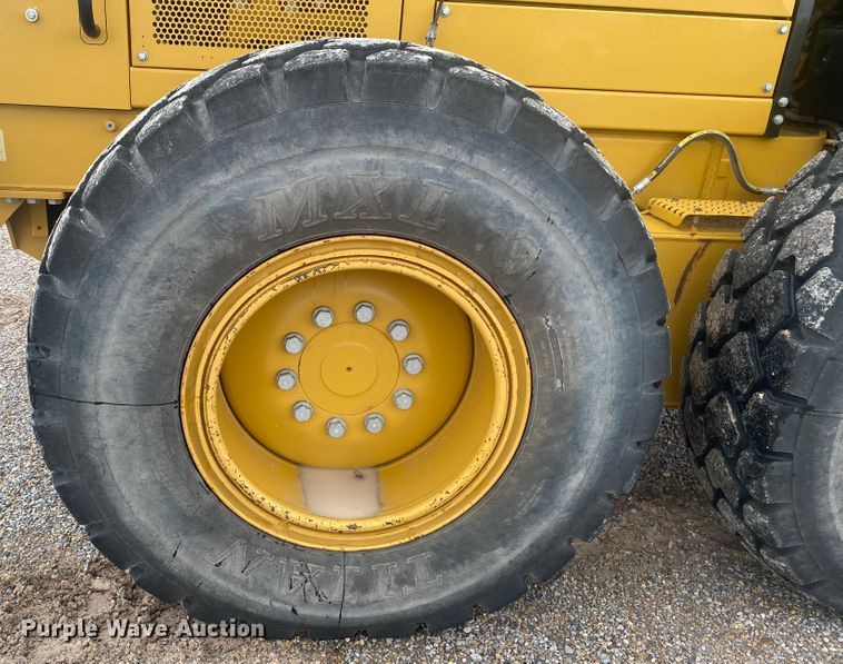 image for item DK7994 2010 Caterpillar 140M  motor grader