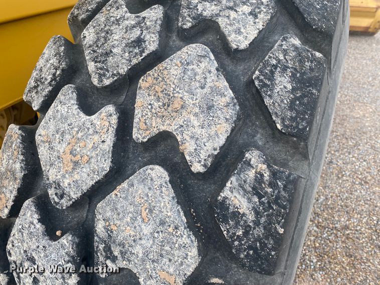 image for item DK7994 2010 Caterpillar 140M  motor grader