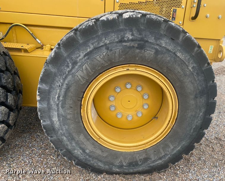 image for item DK7994 2010 Caterpillar 140M  motor grader