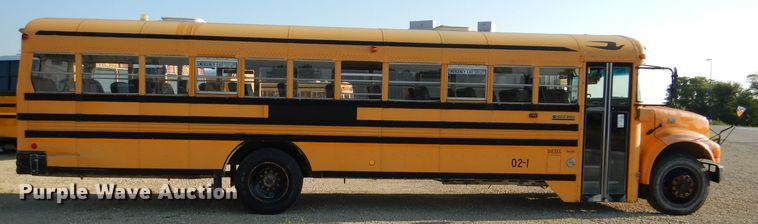 image for item DL3329 2002 International 3800  school bus