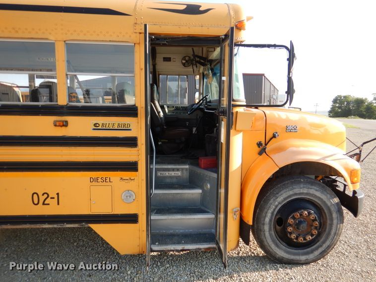 image for item DL3329 2002 International 3800  school bus