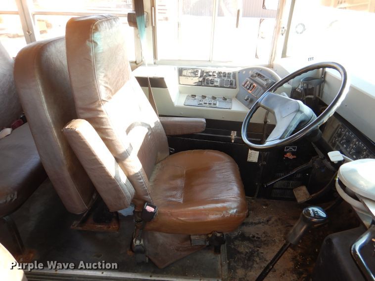 image for item DL3329 2002 International 3800  school bus