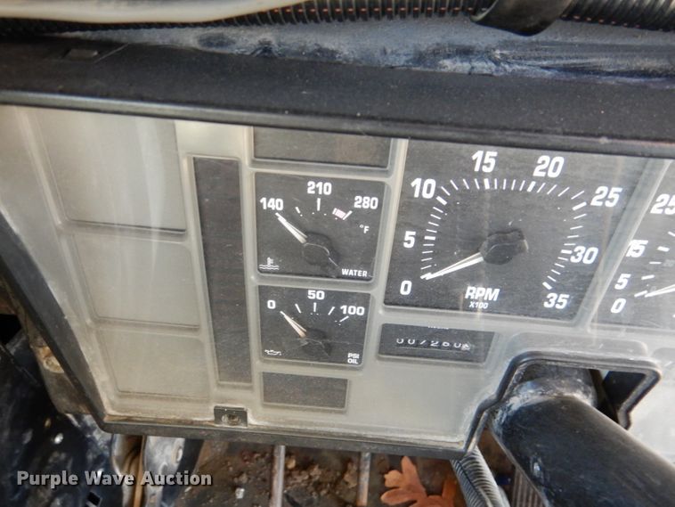 image for item DL3329 2002 International 3800  school bus