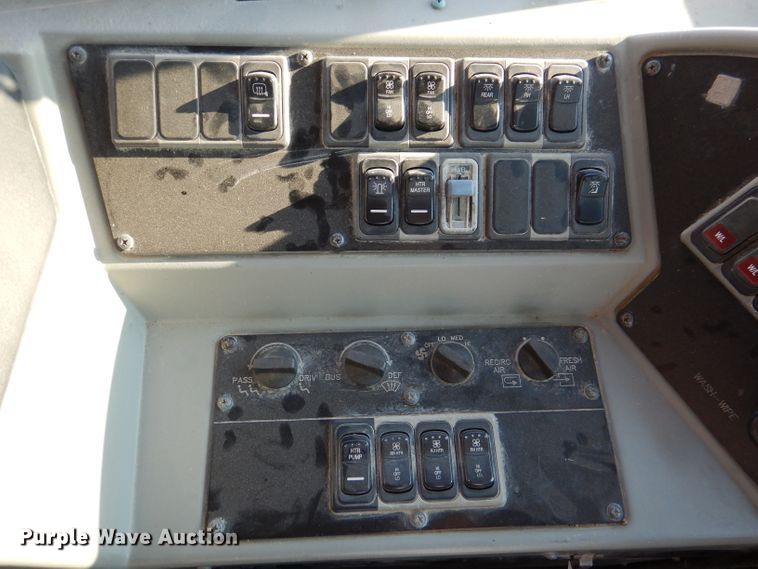 image for item DL3329 2002 International 3800  school bus