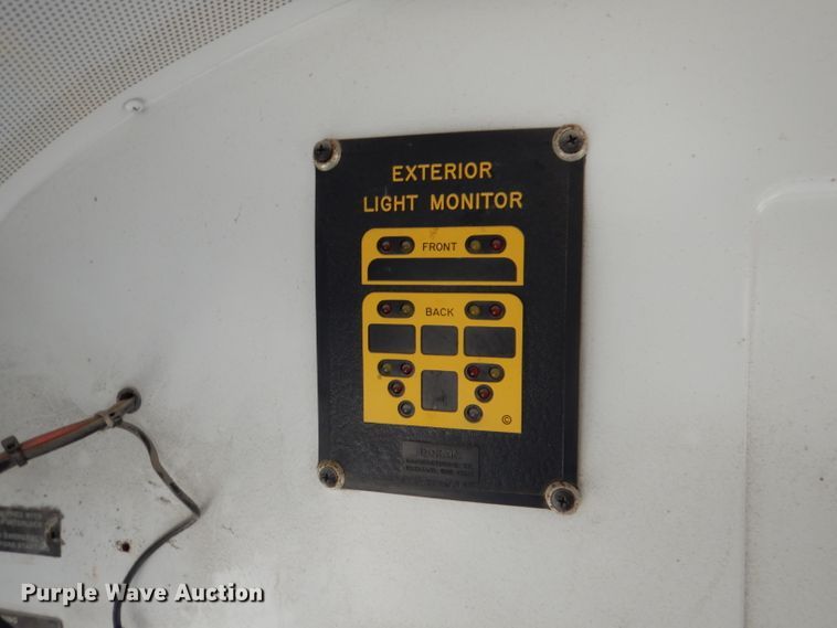 image for item DL3329 2002 International 3800  school bus