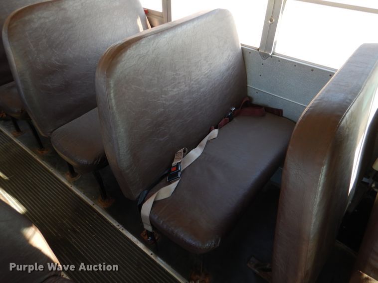 image for item DL3329 2002 International 3800  school bus