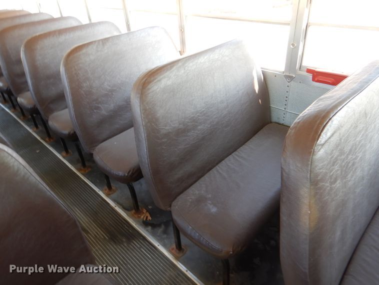 image for item DL3329 2002 International 3800  school bus