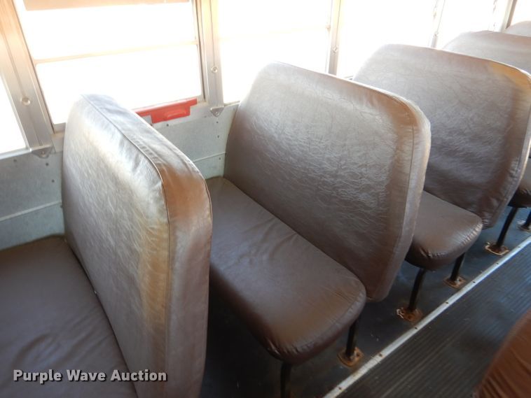 image for item DL3329 2002 International 3800  school bus