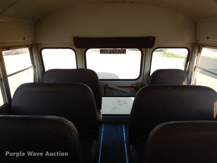 image for item DL3329 2002 International 3800  school bus