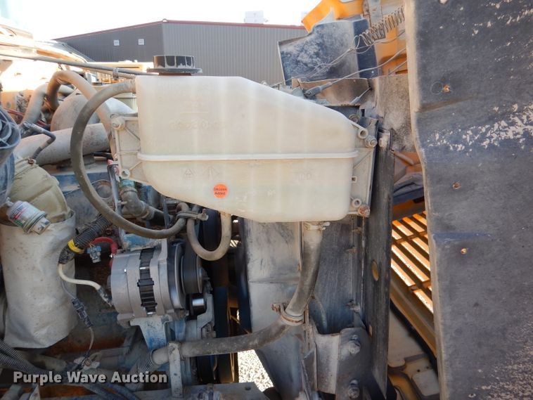 image for item DL3329 2002 International 3800  school bus