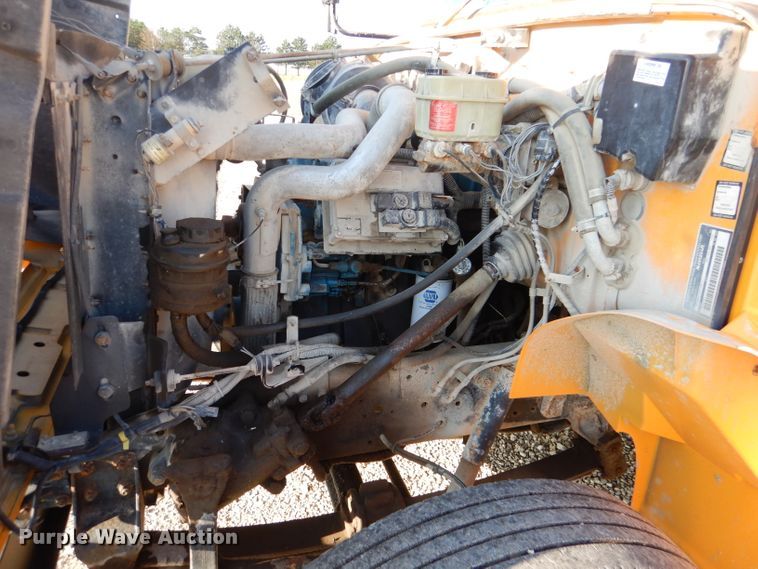 image for item DL3329 2002 International 3800  school bus