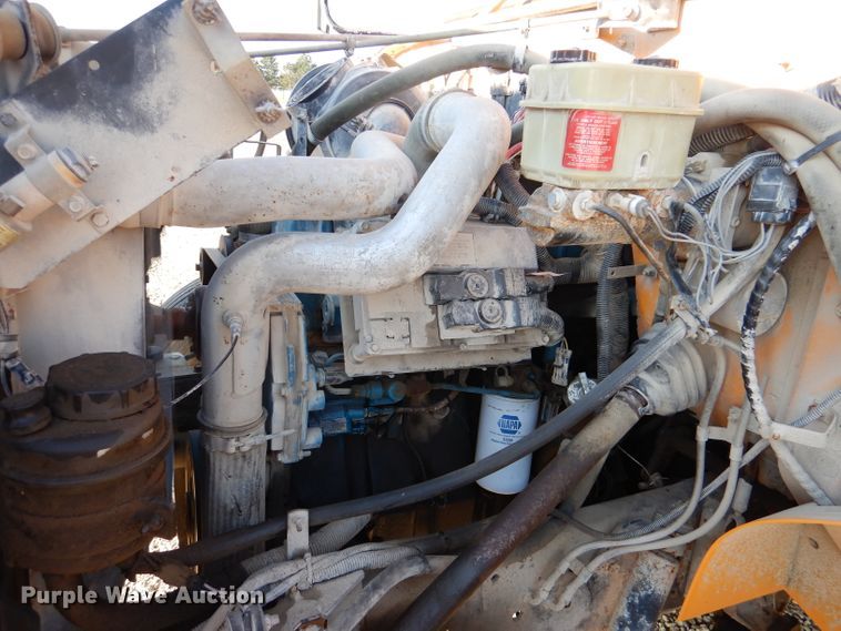 image for item DL3329 2002 International 3800  school bus