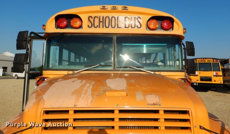 image for item DL3329 2002 International 3800  school bus
