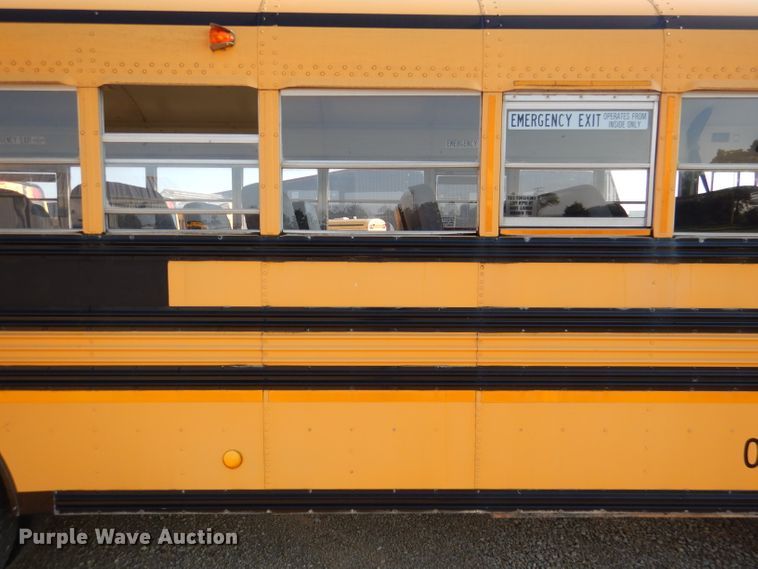 image for item DL3329 2002 International 3800  school bus