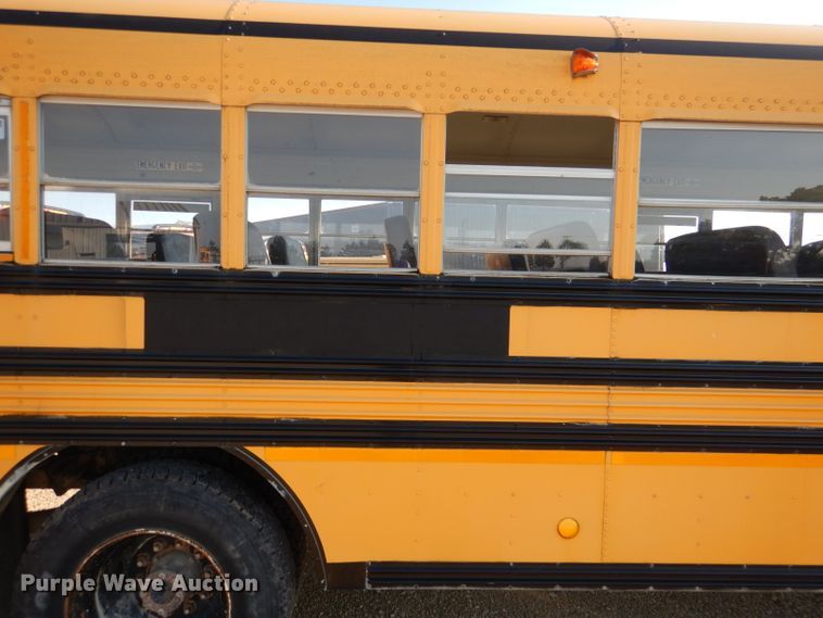 image for item DL3329 2002 International 3800  school bus