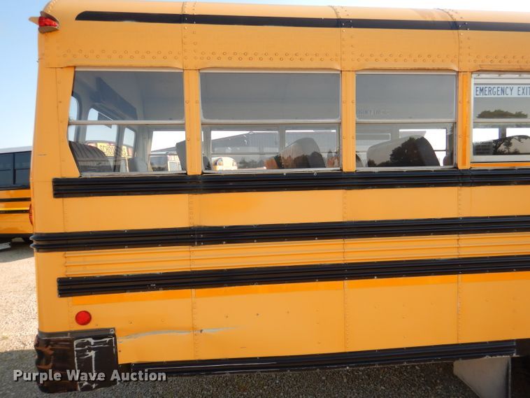 image for item DL3329 2002 International 3800  school bus