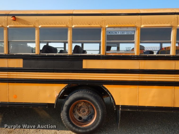 image for item DL3329 2002 International 3800  school bus