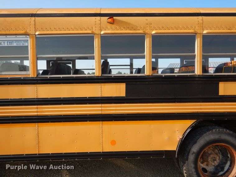 image for item DL3329 2002 International 3800  school bus