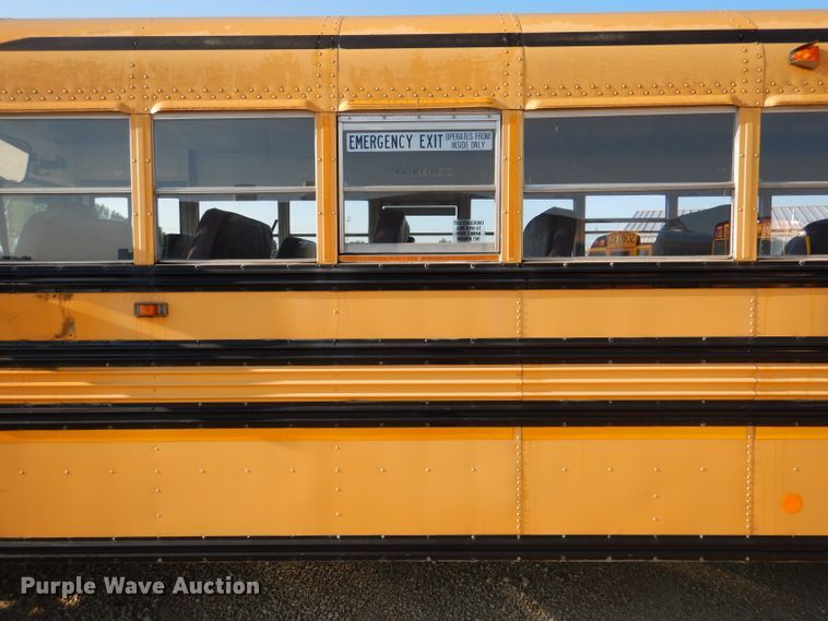 image for item DL3329 2002 International 3800  school bus