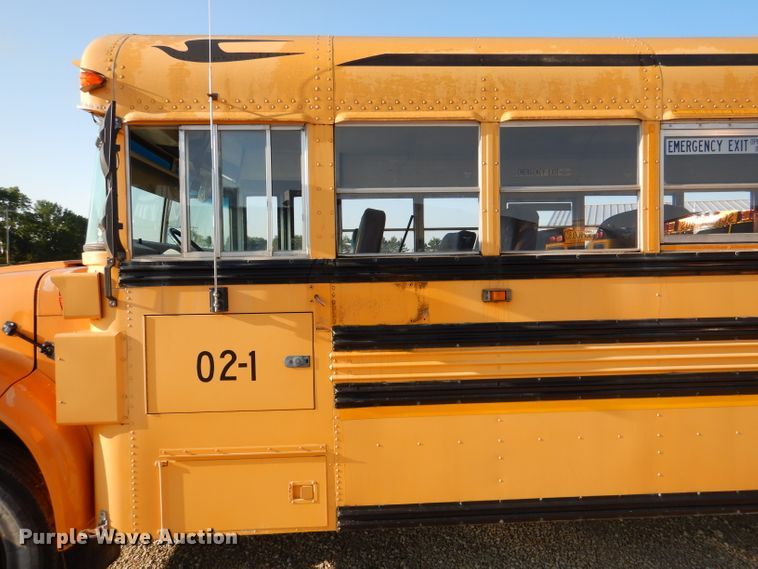 image for item DL3329 2002 International 3800  school bus