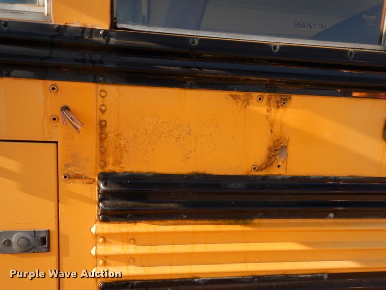 image for item DL3329 2002 International 3800  school bus